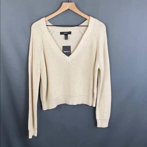 Forever 21 Sweaters - NWT Cropped sweater